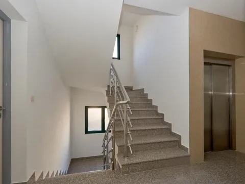 Sale, one bedroom apartment, 51m², Bečići, Budva - image 6