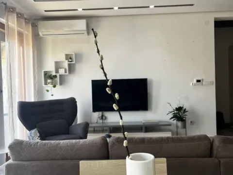 Sale, one bedroom apartment, 54m², Petrovac, Budva - image 9