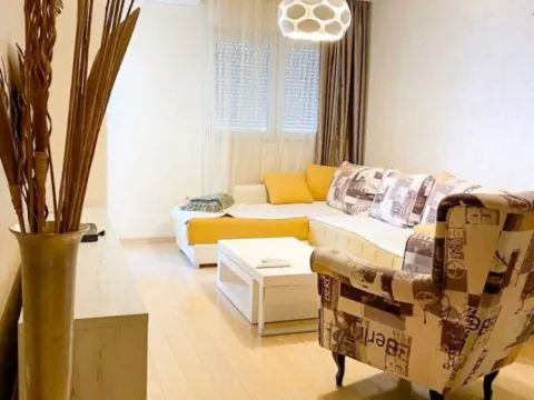 Prodaja, dvosoban stan, 66m², City Kvart, Podgorica - image 1