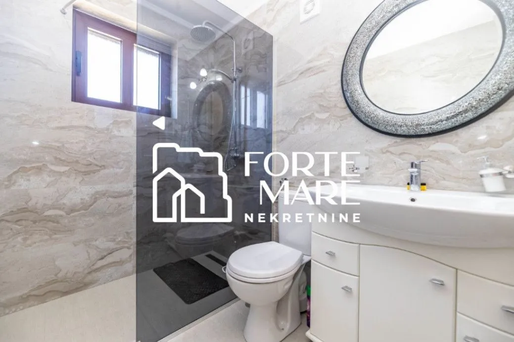 Prodaja, kuća, 230m², Igalo-Petlja, Herceg Novi