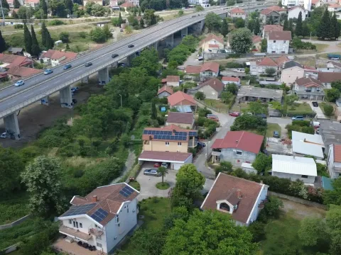 Prodaja, kuća, 301m², Centar, Podgorica - image 9