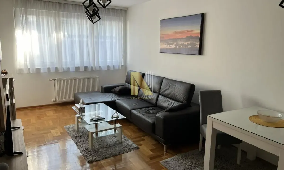Izdavanje, jednosoban stan, 44m², Centar, Novi Sad
