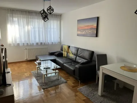 Izdavanje, jednosoban stan, 44m², Centar, Novi Sad
