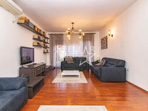 Prodaja, kuća, 200m², Zabjelo, Podgorica