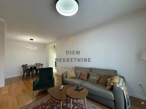 Izdavanje, jednosoban stan, 55m², Centar, Bar - image 2