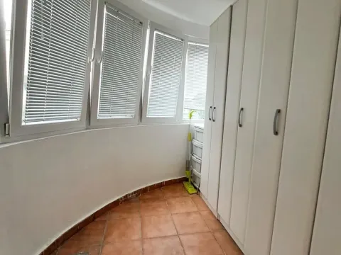 Izdavanje, jednosoban stan, 35m², Centar, Podgorica - image 3