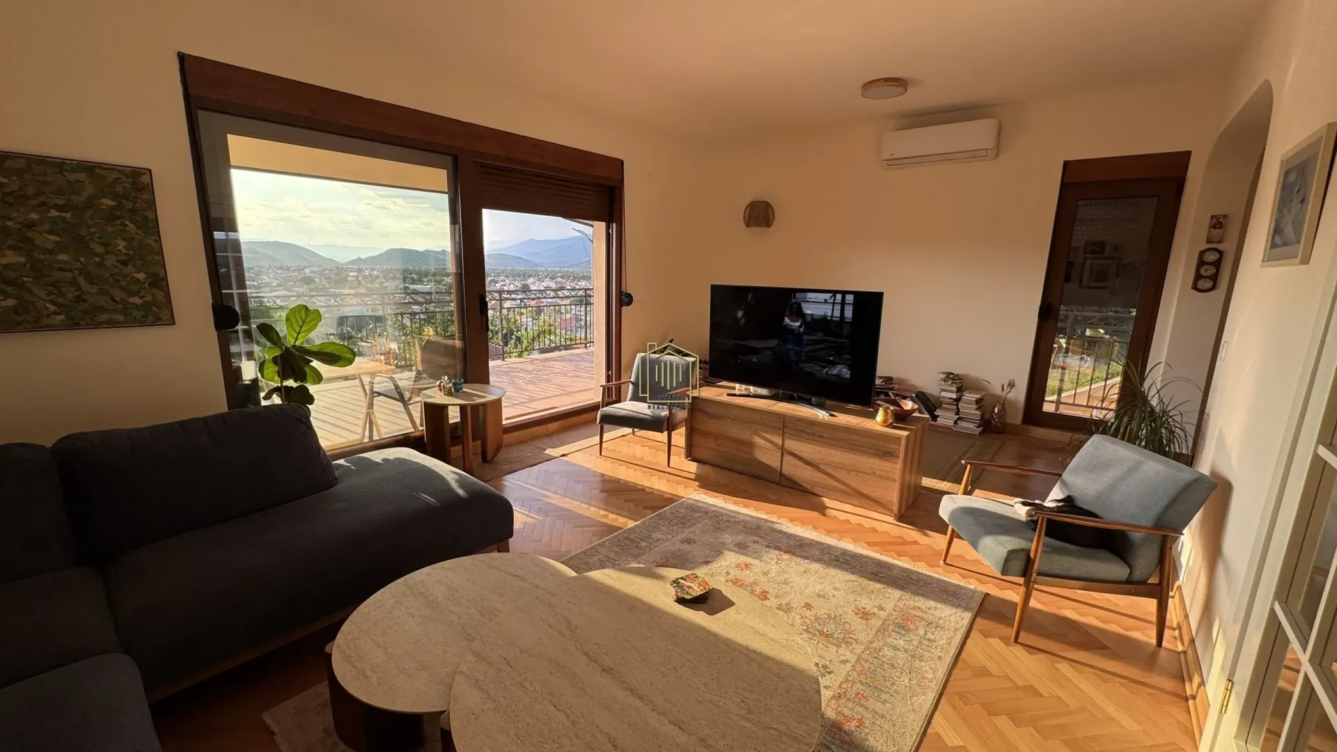 Rent, house, 256m², Masline, Podgorica