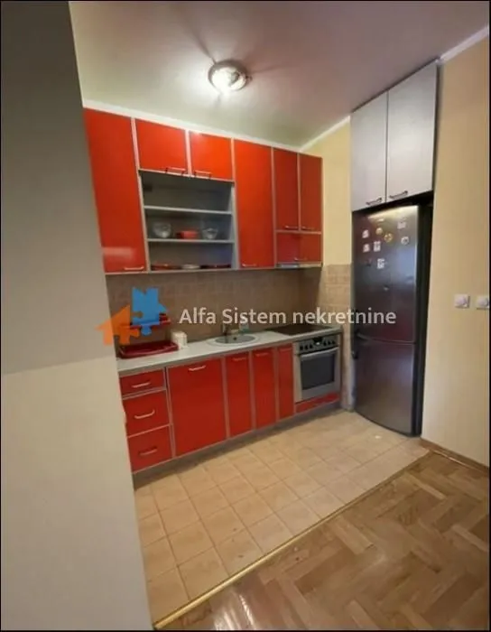 Izdavanje, trosoban stan, 65m², Južni Bulevar, Vračar Sve Podlokacije