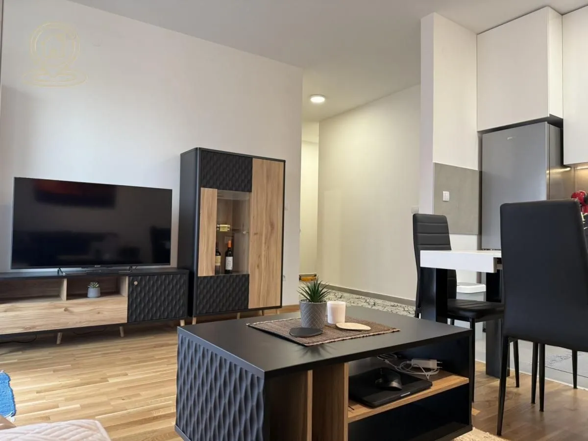 Izdavanje, jednosoban stan, 47m², Salajka, Novi Sad Sve Podlokacije