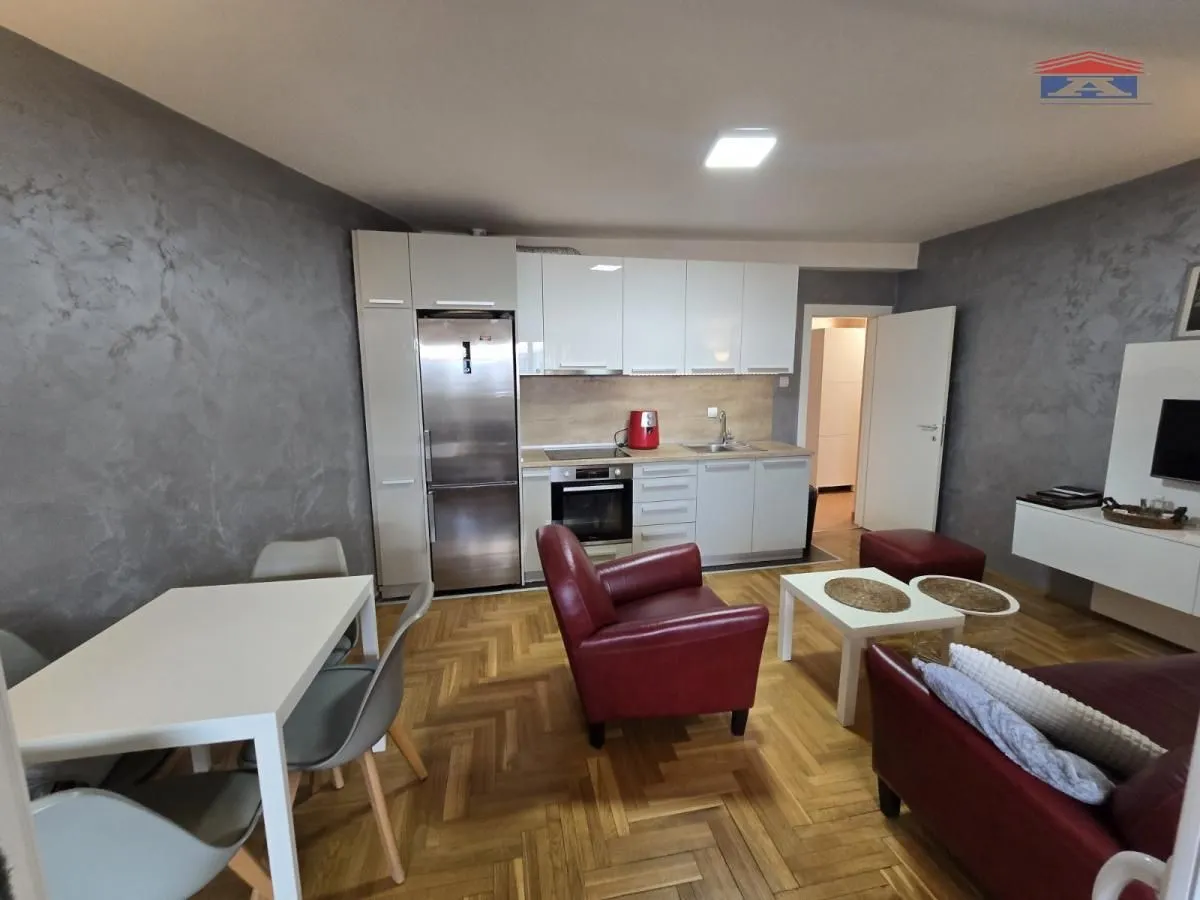 Prodaja, dvosoban stan, 75m², Bulevar Evrope, Novi Sad Sve Podlokacije