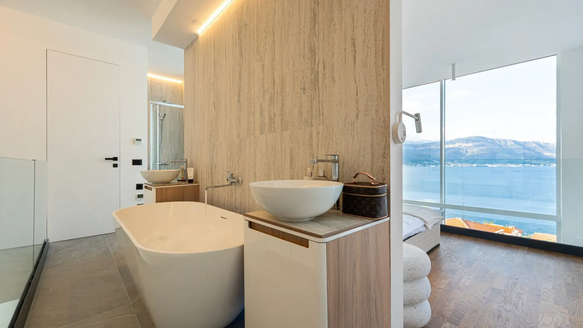 Rent, one bedroom apartment, 68m², Krašići, Tivat