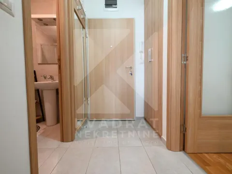 Izdavanje, jednosoban stan, 52m², Stari Aerodrom, Podgorica - image 9