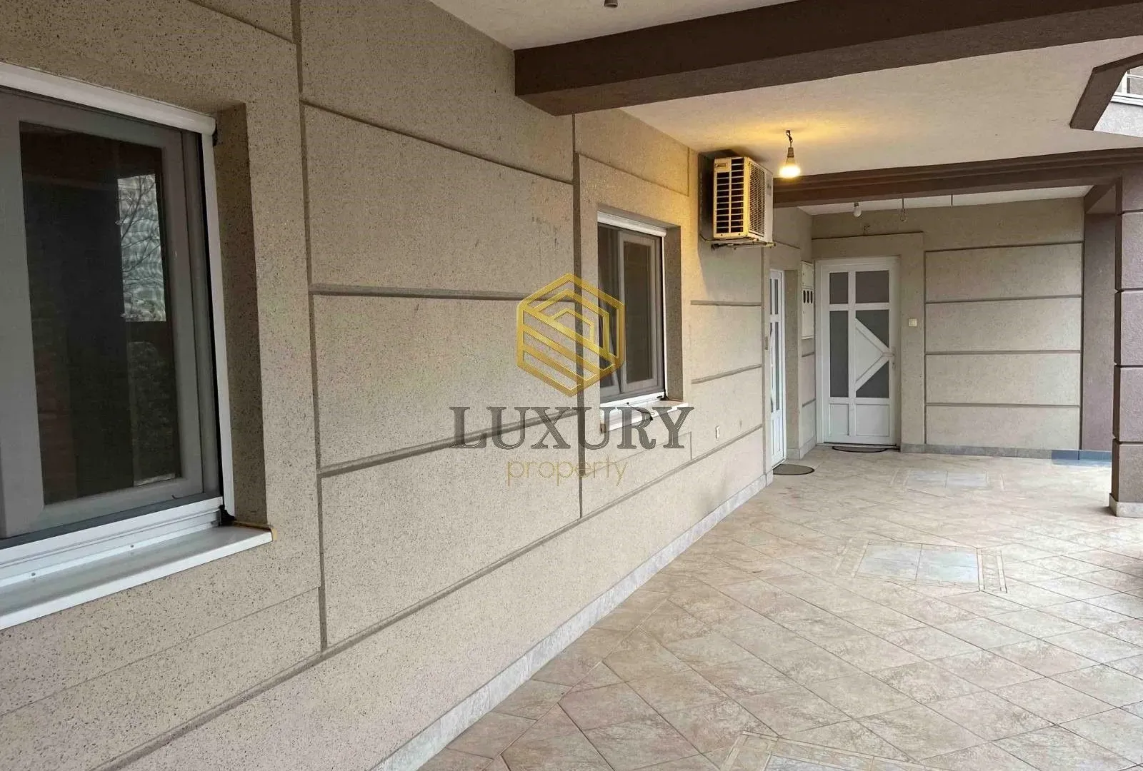 Rent, studio apartment, 200m², Zelenika, Podgorica