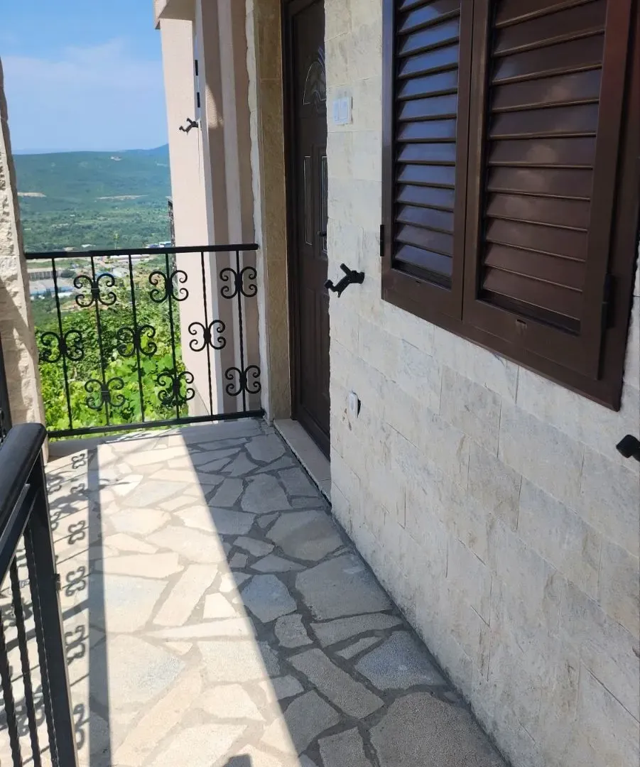 Rent, two bedroom apartment, 70m², Dub, Kotor