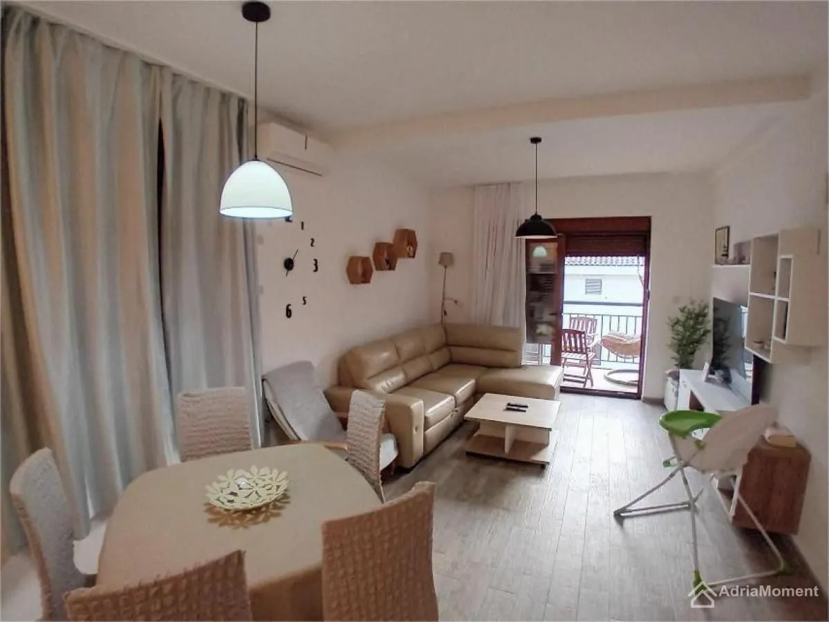 Prodaja, dvosoban stan, 72m², Dobrota, Kotor