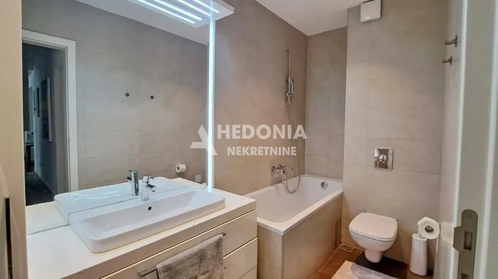 Prodaja, trosoban stan, 83m², Novi Beograd Blok 65, Novi Beograd Sve Podlokacije