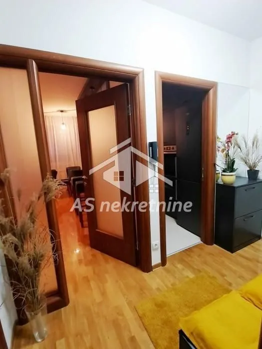 Izdavanje, dvosoban stan, 51m², Cvetkova Pijaca, Zvezdara Sve Podlokacije