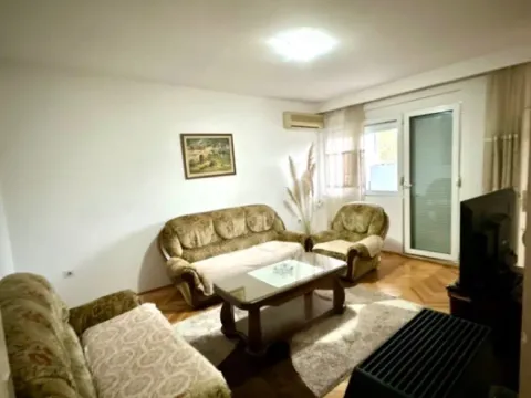 Izdavanje, dvosoban stan, 76m², Tuški Put, Podgorica - image 9