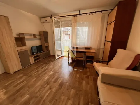 Izdavanje, četvorosoban stan, 75m², Sajmište, Novi Sad - image 4