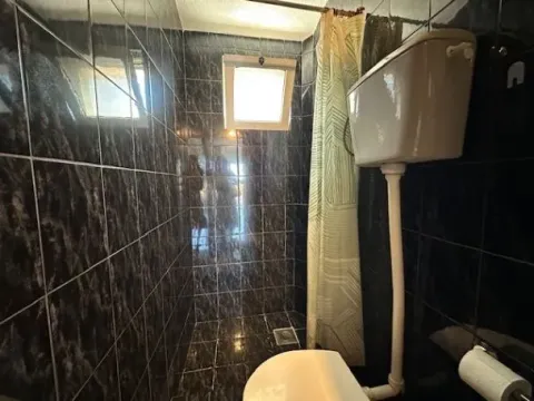 Izdavanje, dvosoban stan, 80m², Šušanj, Bar - image 11