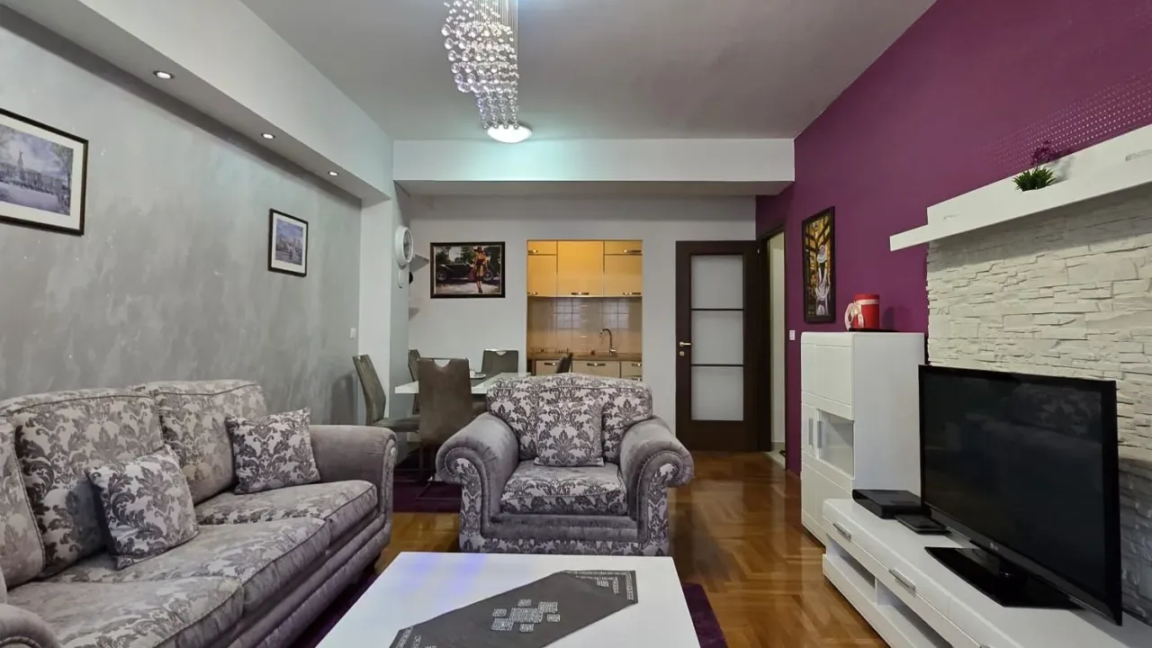 Izdavanje, dvosoban stan, 72m², City Kvart, Podgorica