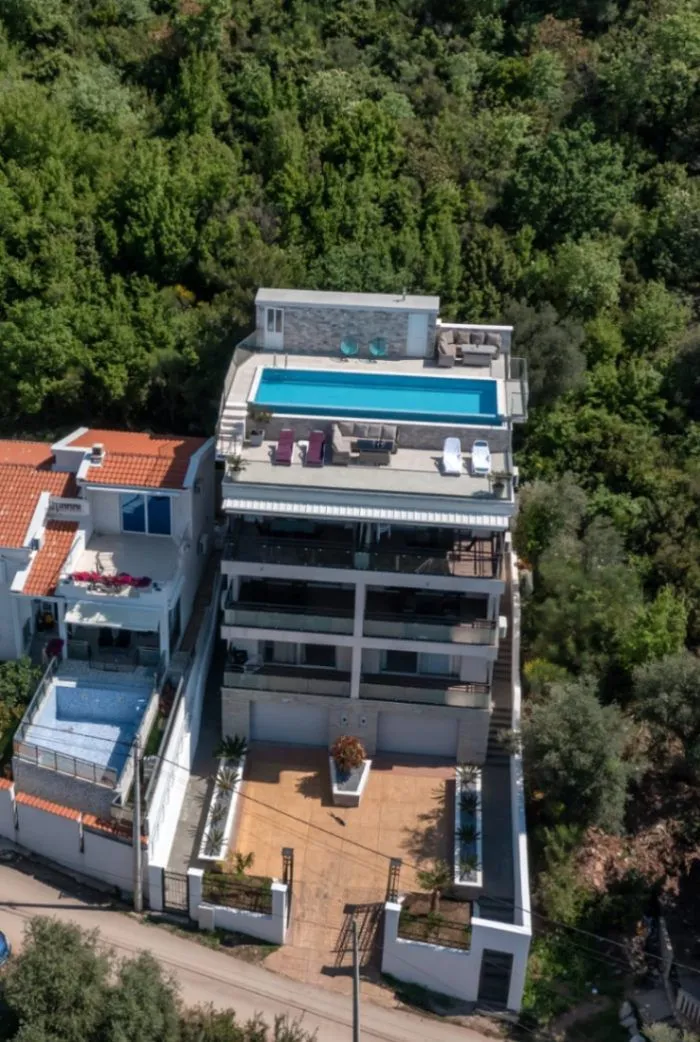 Prodaja, kuća, 560m², Šušanj, Bar