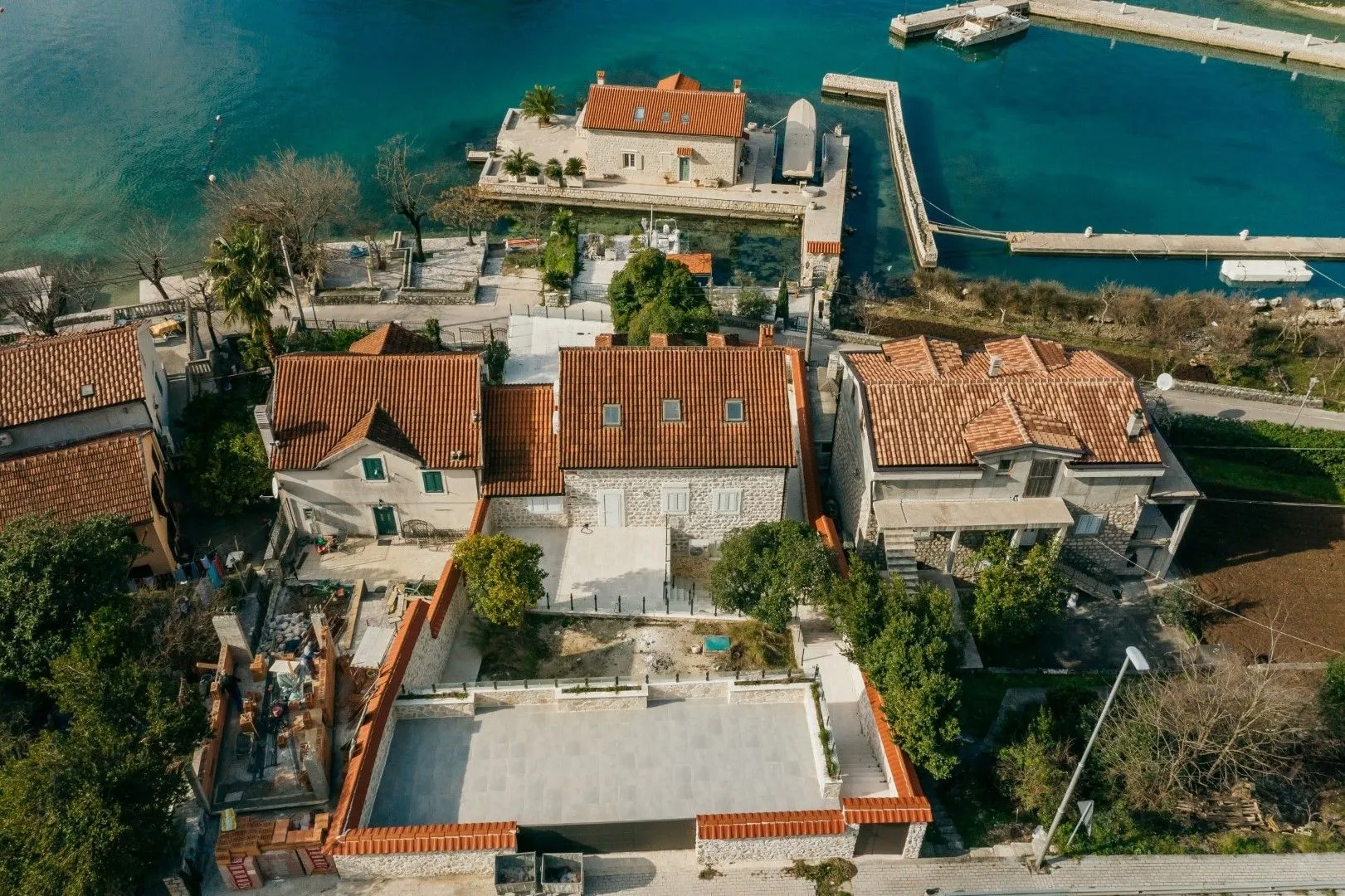 Sale, house, 380m², Ljuta, Kotor