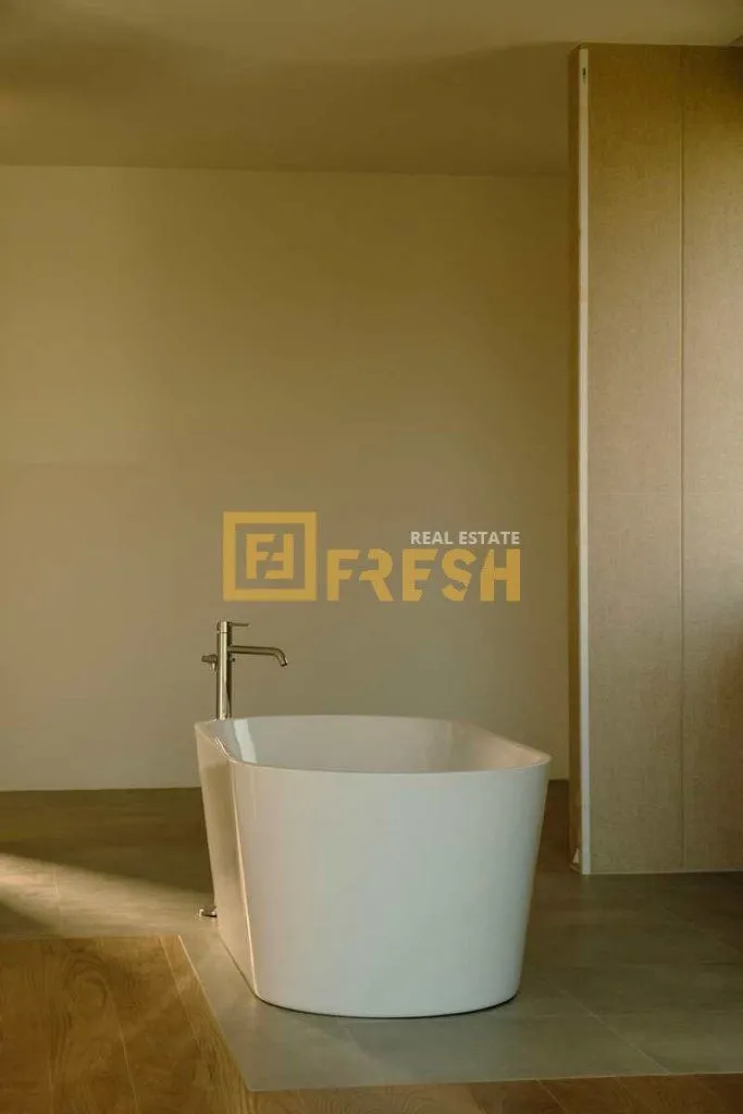 Rent, house, 260m², Gornja Gorica, Podgorica