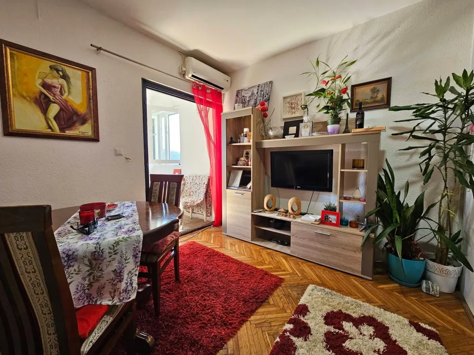Rent, one bedroom apartment, 42m², Centar, Bar