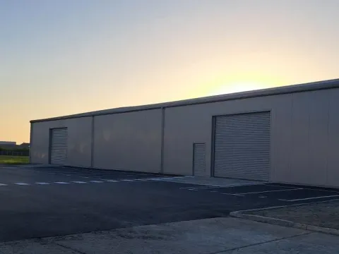 Izdavanje, poslovni prostor, 1500m², Galenika, Beograd - image 2