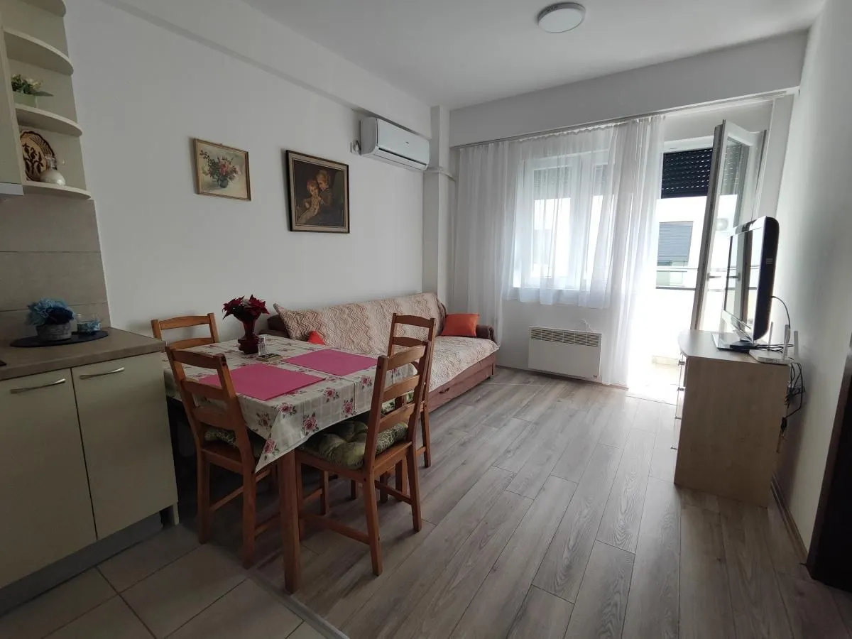 Izdavanje, jednosoban stan, 32m², Aqua park, Jagodina