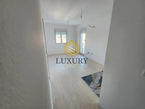 Sale, two bedroom apartment, 46m², 1 maj, Podgorica - image 3