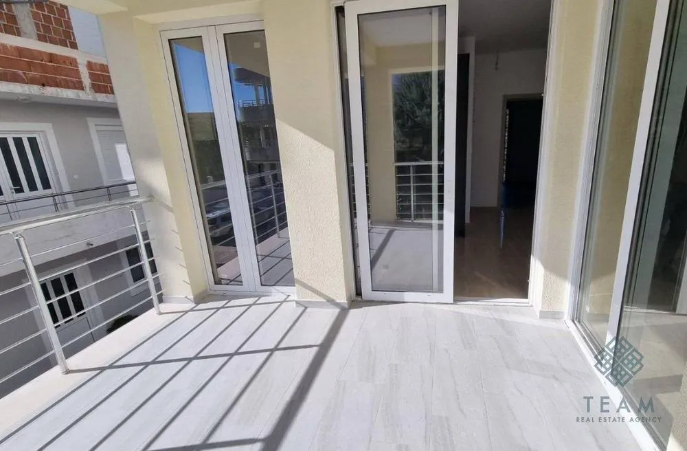 Prodaja, dvosoban stan, 81m², Đenovići, Herceg Novi