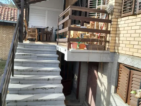 Prodaja, kuća, 450m², Futog, Novi Sad Sve Podlokacije - image 2