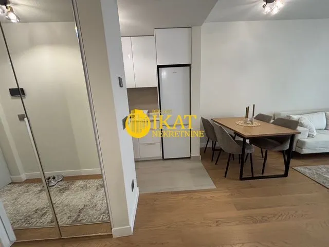 Izdavanje, dvosoban stan, 49m², Novi Beograd Blok 65, Novi Beograd Sve Podlokacije
