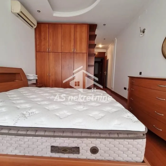 Rent, three bedroom apartment, 120m², Stari Grad, Beograd