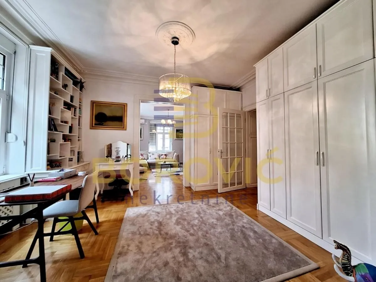 Prodaja, trosoban stan, 90m², Stari Grad, Beograd