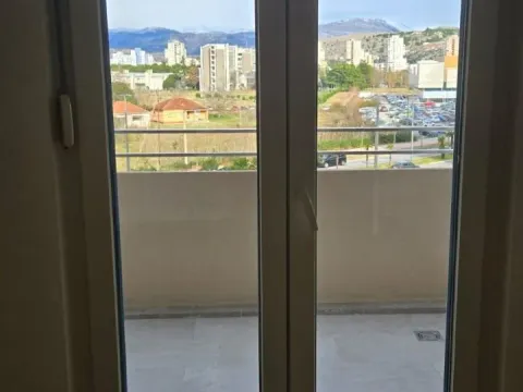 Izdavanje, dvosoban stan, 72m², Central Point, Podgorica - image 6