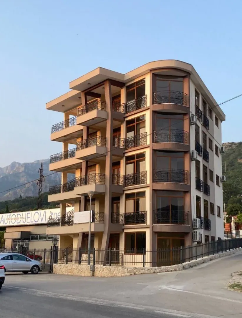 Sale, five bedroom apartment, 1260m², Bar, Crna Gora
