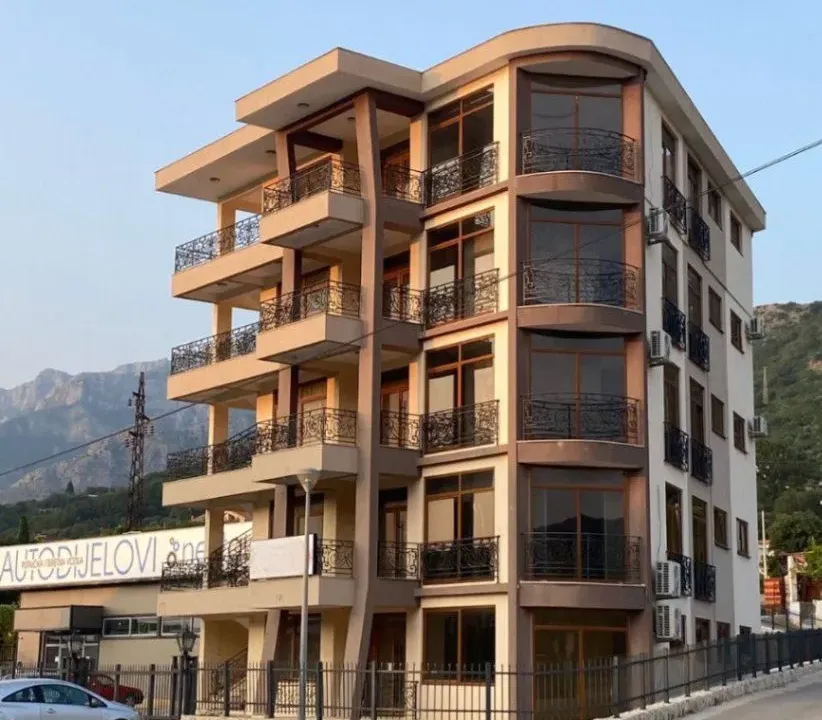 Prodaja, petosoban stan, 1260m², Bar, Crna Gora