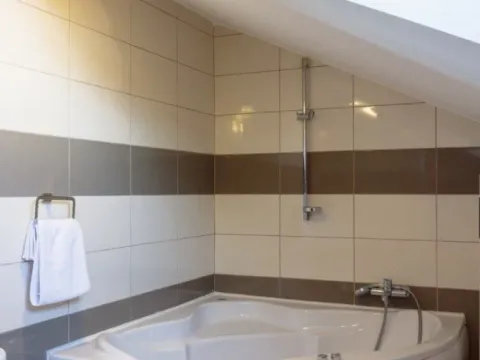 Izdavanje, dvosoban stan, 100m², Tivat, Crna Gora - image 9