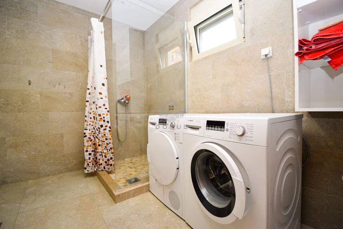 Rent, two bedroom apartment, 100m², Gorica C, Podgorica
