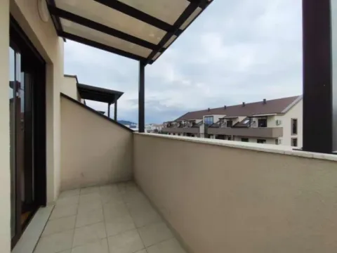 Izdavanje, dvosoban stan, 80m², Zabjelo, Podgorica - image 11