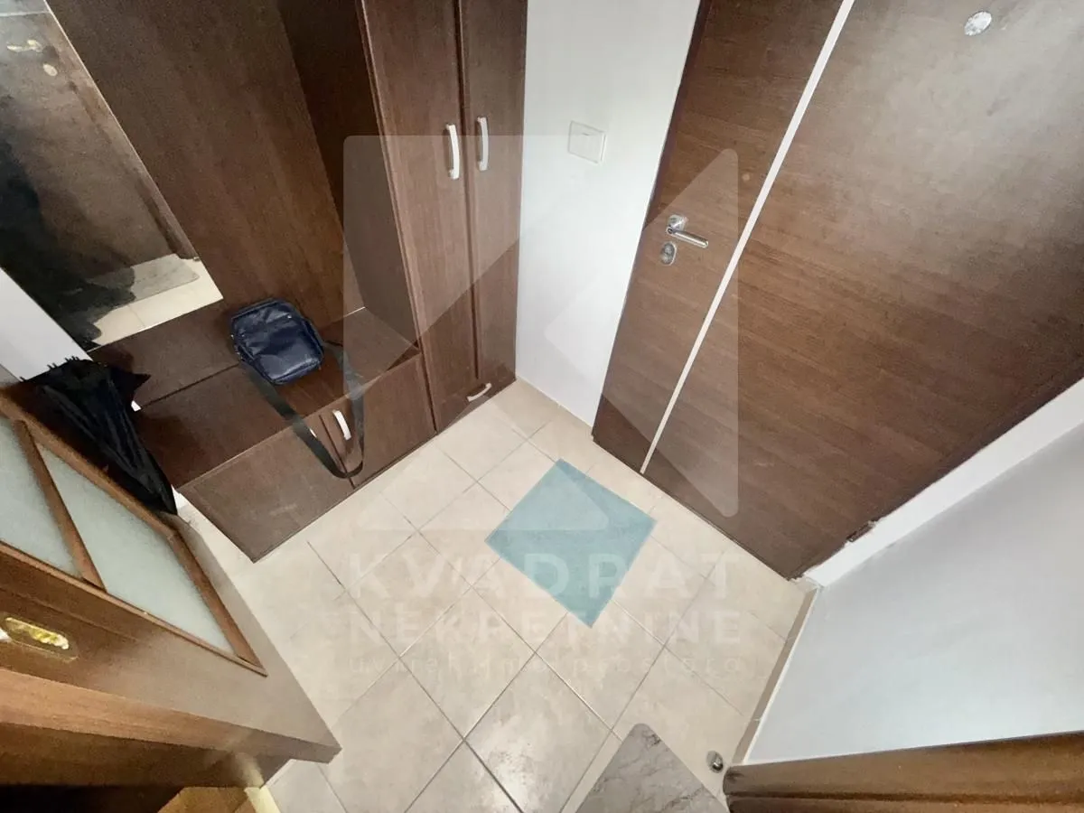 Izdavanje, garsonjera, 30m², Stari Aerodrom, Podgorica