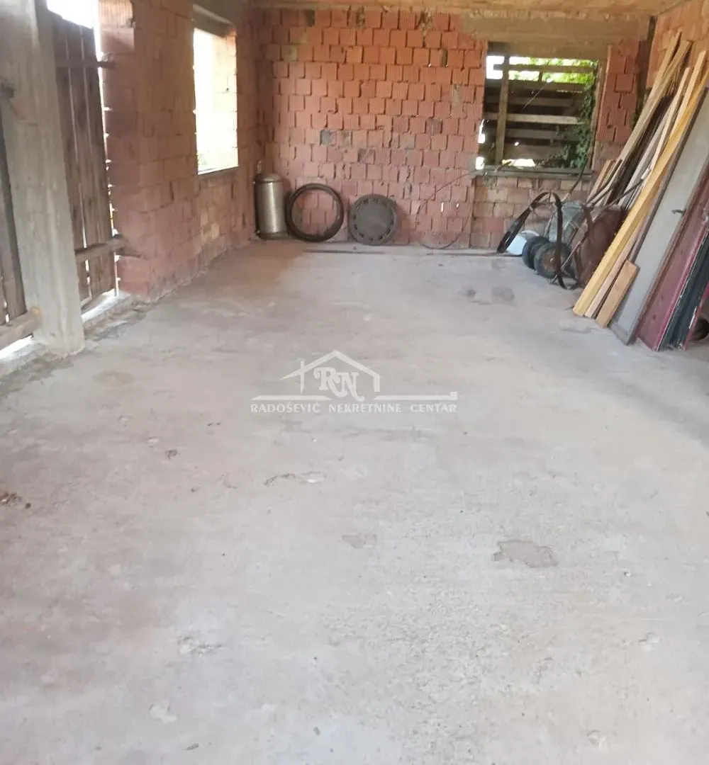 Sale, house, 607m², Lisović, Barajevo
