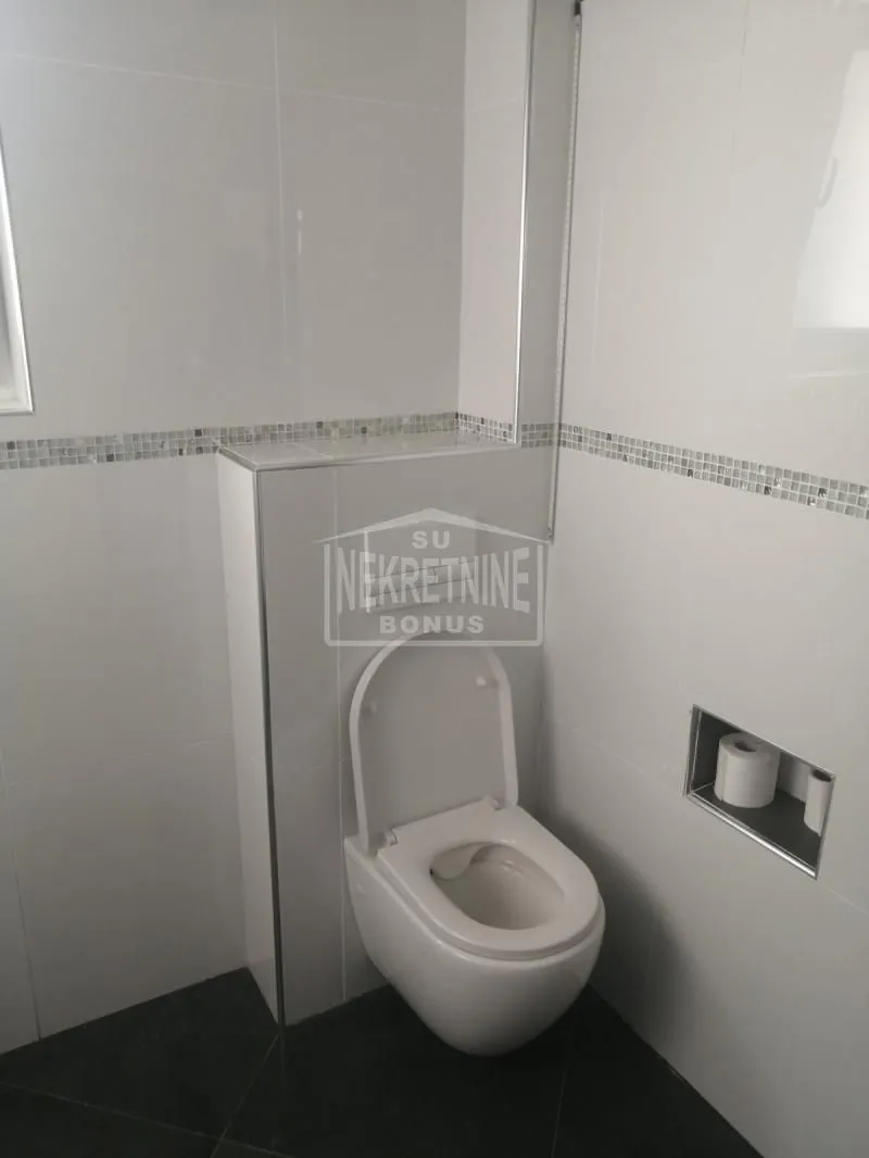Prodaja, kuća, 229m², Kertvaroš, Subotica