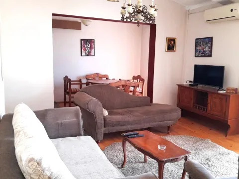 Rent, three bedroom apartment, 220m², Šušanj, Bar - image 8