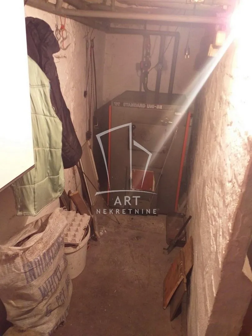 Prodaja, kuća, 275m², Zvezdarska Šuma, Zvezdara Sve Podlokacije