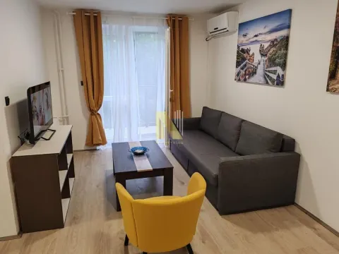 Izdavanje, trosoban stan, 60m², Centar, Novi Sad - image 6