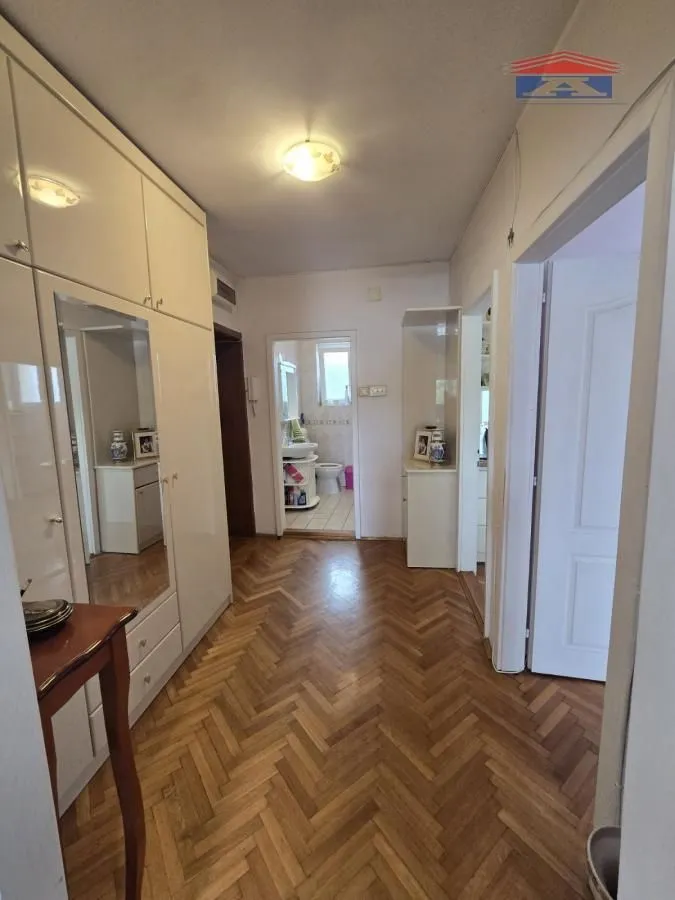Prodaja, dvosoban stan, 64m², Kej, Novi Sad Sve Podlokacije